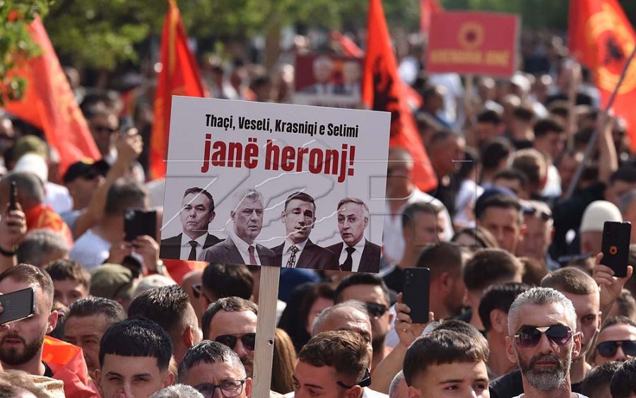Kësi proteste nuk keni parë, mijra qytetarë brohorasin UÇK!
