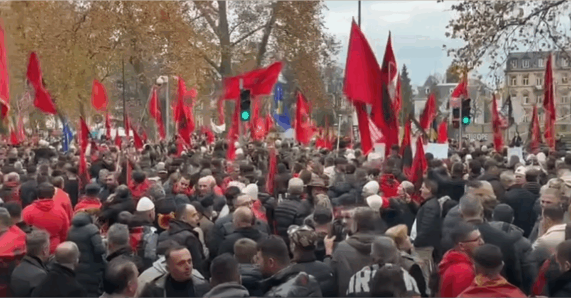 𝐏𝐫𝐨𝐭𝐞𝐬𝐭𝐞̈ 𝐤𝐮𝐧𝐝𝐞̈𝐫 𝐆𝐣𝐲𝐤𝐚𝐭𝐞̈𝐬 𝐒𝐩𝐞𝐜𝐢𝐚𝐥𝐞 𝐧𝐞̈ 𝐒𝐭𝐫𝐚𝐬𝐛𝐮𝐫𝐠