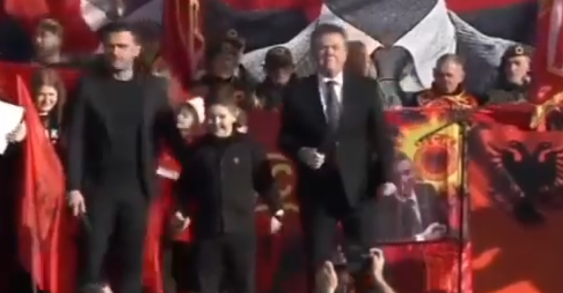 Ilir Shaqiri me djalin dhe nipin.