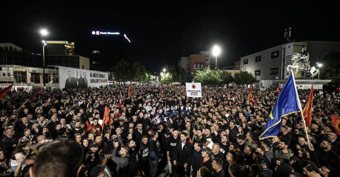 Protestë tjetër sonte në Prishtinë, me moton “Jo në emrin tim”, njoftimin e shpërndan edhe Endrit Thaçi