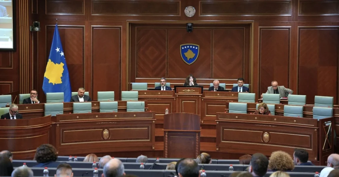 Avokati i Thaçit: Parlamenti i Kosovës duhet të veprojë, po të isha deputet do ta zhbëja nesër