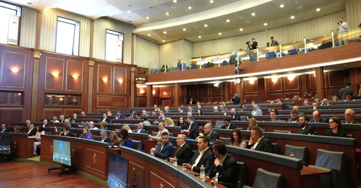 PËR ISH-KRERËT E UÇK-SË Kuvendi voton për ndryshimin e Ligjit të Speciales