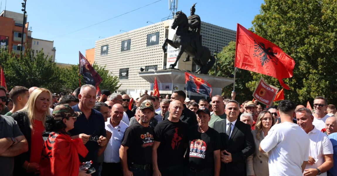 Haradinaj pas protestës: “Jo në emrin tim! Liri për çlirimtarët”